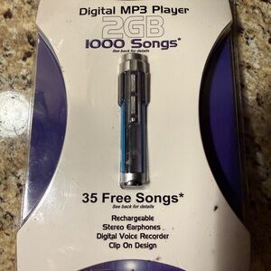 New Delstar Digital MP3 Player 2GB New Old Stock MP3 Player 1000 Songs